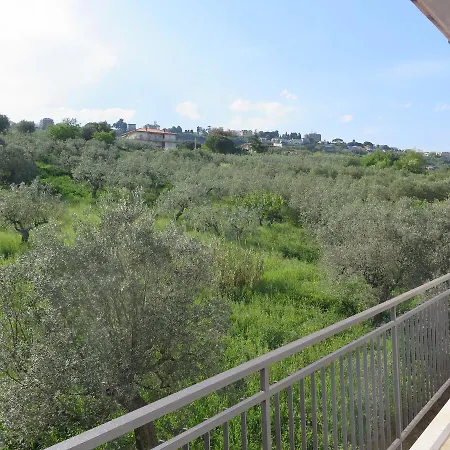 Familiare * Vasto